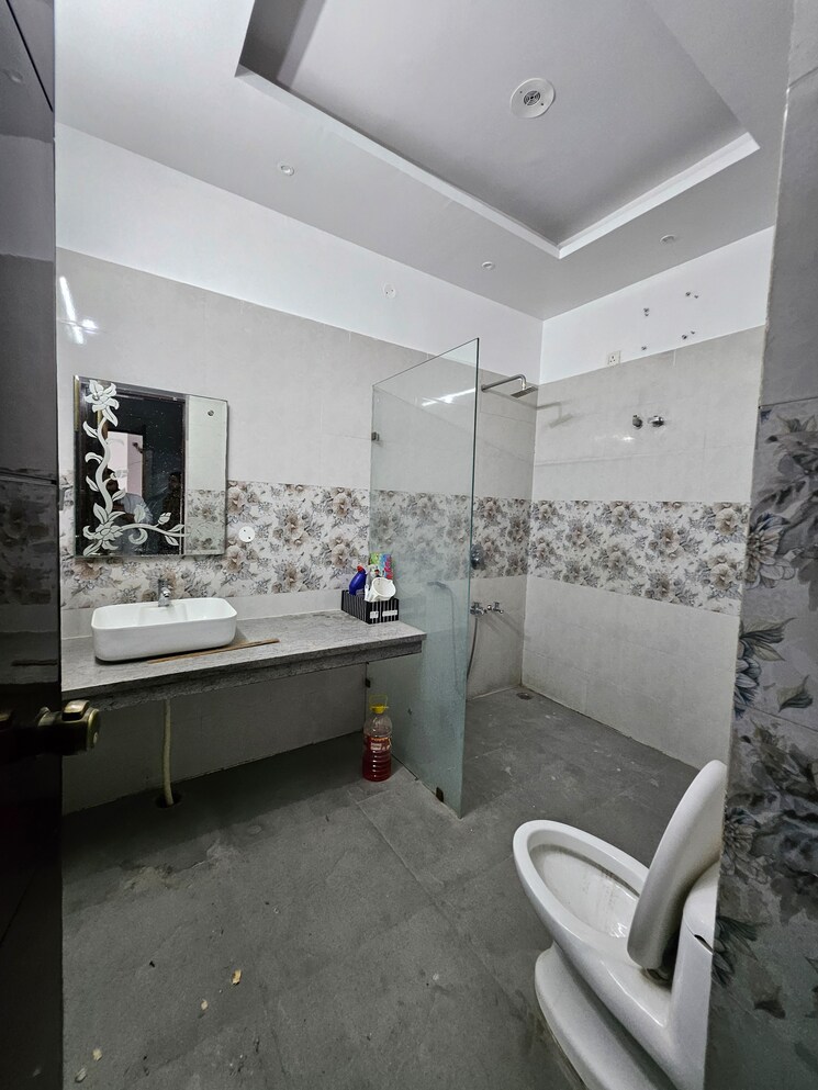 Attached Bathroom, aerocity 5 Bedroom 300 Sq.Yd. Independent House In Aerocity Mohali 8171868