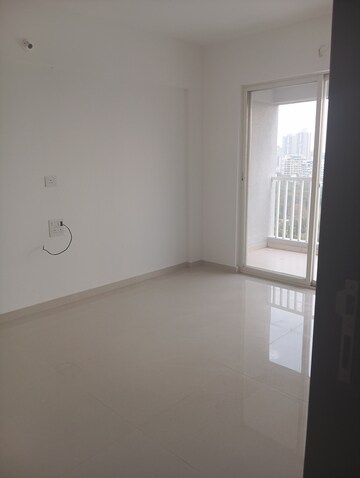Room in 2 BHK Apartment at Sukhwani Hermosa Casa, Mundhwa – for Rent