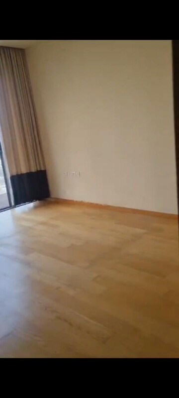 Room in 3.5 BHK Apartment at Embassy Lake Terrace, Hebbal – for Rent