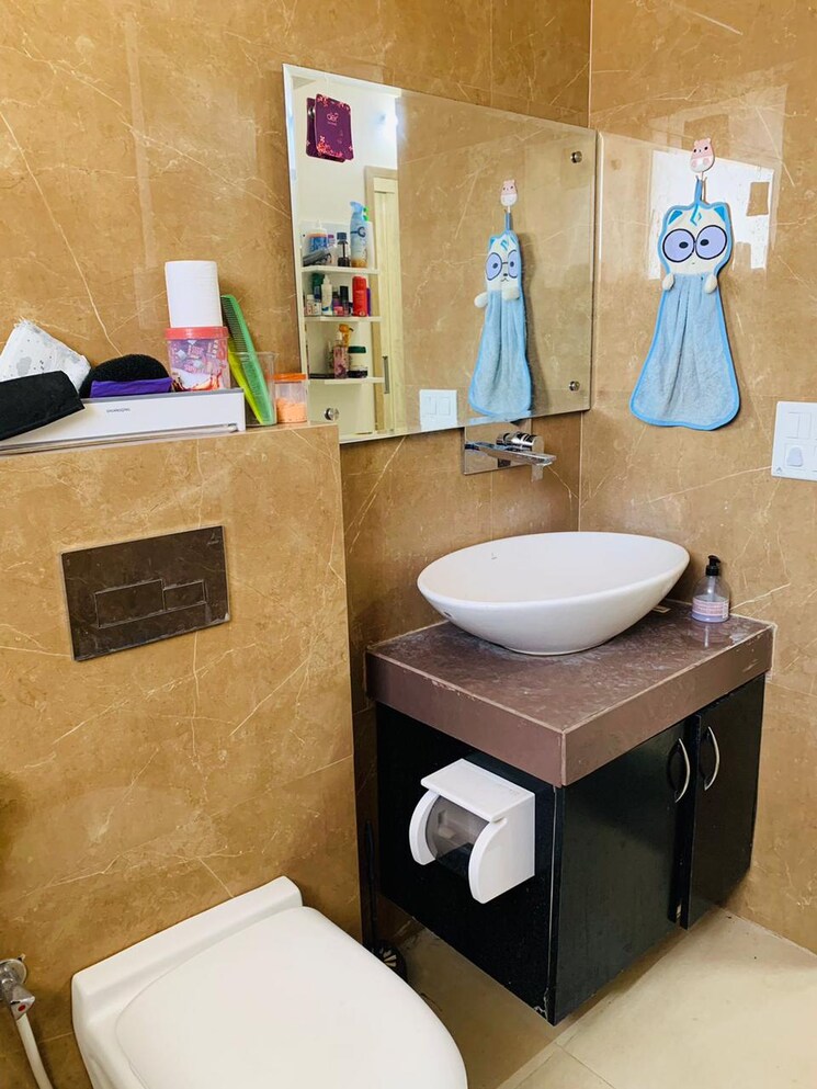 Attached Bathroom, kharar road 2 Bedroom 1350 Sq.Ft. Apartment In Kharar Road Mohali 8171898