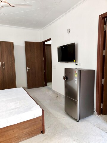 Bedroom in 1 RK Apartment at Sector 31 – for Rent