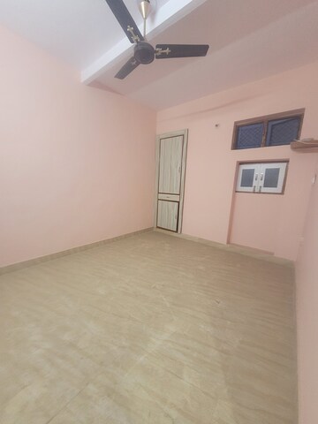 Room in 2 BHK Apartment at Janakpuri – for Rent