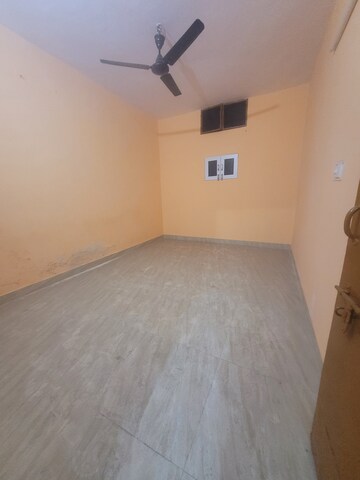 Room in 2 BHK Apartment at Janakpuri – for Rent