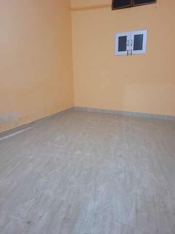 Furnished Amenities in 2 BHK Apartment at Janakpuri – for Rent