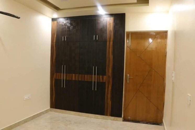 Room, puri-aman-vilas 4 Bedroom 320 Sq.Yd. Builder Floor In Sector 89 Faridabad 8171901