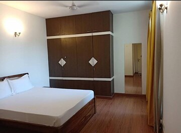Bedroom in 4 BHK Apartment at DLF The Icon, Dlf Phase V – for Rent