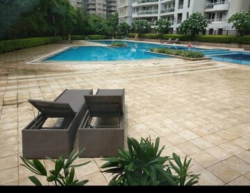 Swimming Pool in 4 BHK Apartment at DLF The Icon, Dlf Phase V – for Rent