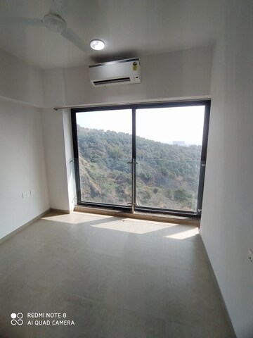 Room in 3 BHK Apartment at Kanakia Silicon Valley, Powai – for Rent