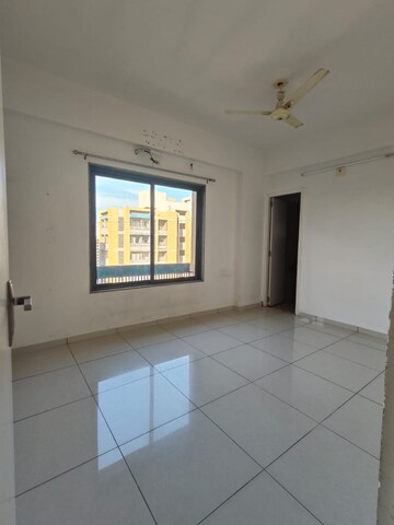 Room in 3 BHK Apartment at Vishwanath Sarathya, Shela – for Rent
