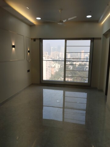 Room in 2 BHK Apartment at Kabra Aurum, Goregaon West – for Rent