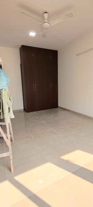 Room in 2 BHK Apartment at Aristo Pearl Residency, Prabhadevi – for Rent