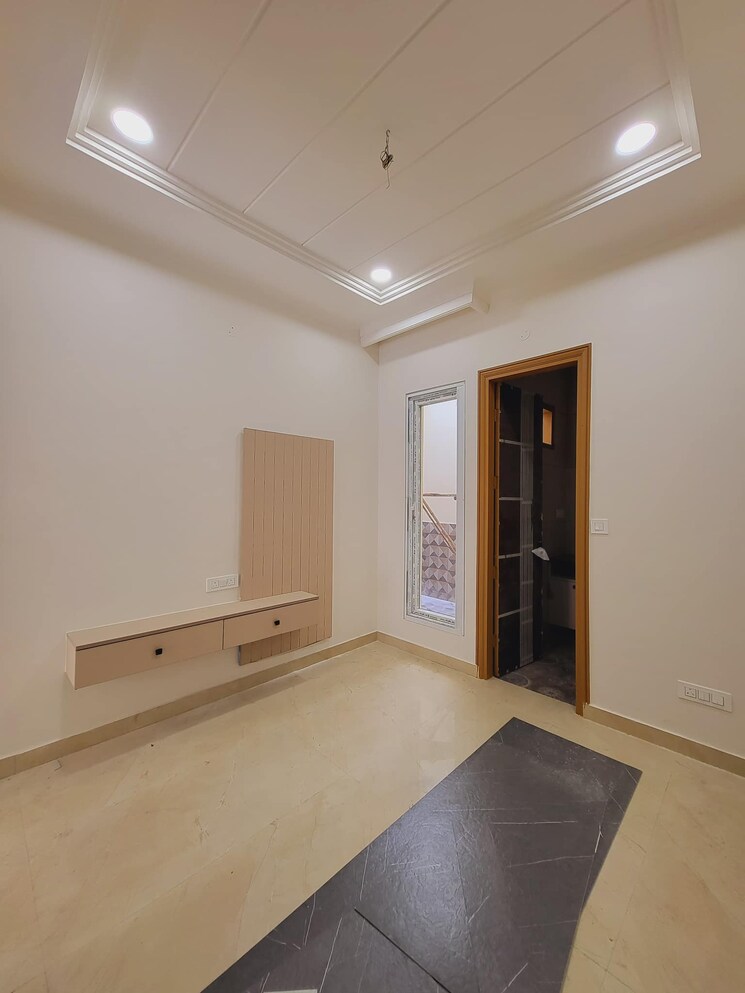 Room, sector 34 3 Bedroom 2050 Sq.Ft. Builder Floor In Sector 34 Faridabad 8172092