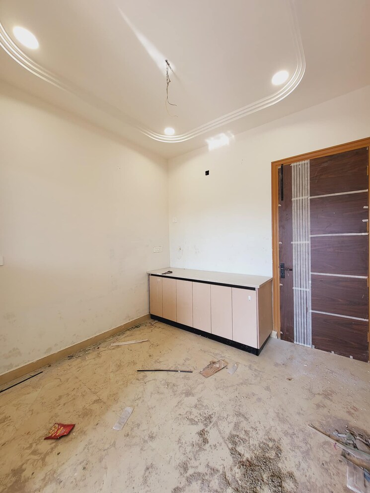 Room, sector 34 3 Bedroom 2050 Sq.Ft. Builder Floor In Sector 34 Faridabad 8172092