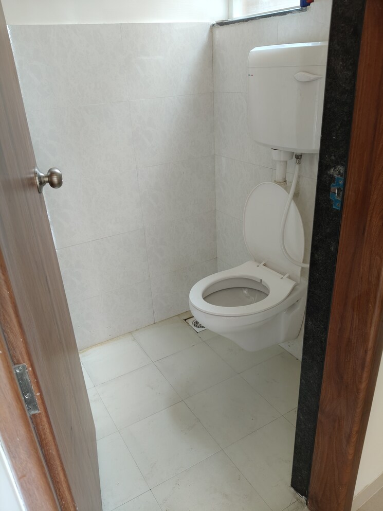 Bathroom, gagan-tisha 1 Bedroom 368 Sq.Ft. Apartment In Undri Pune 8172124