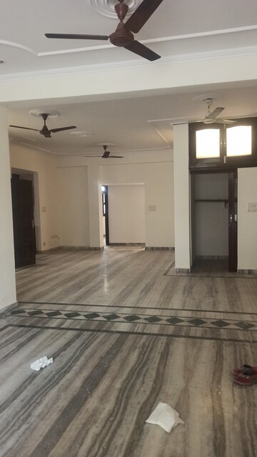 Living Room in 3.5 BHK Independent House at Sector 21d – for Rent