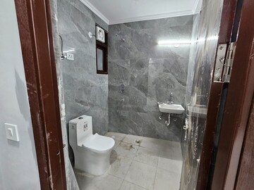 Bathroom in 1 BHK Apartment at Saket – for Rent