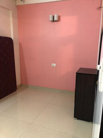 Room in 1.5 BHK Apartment at Adarsh Nagar Society, Worli – for Rent