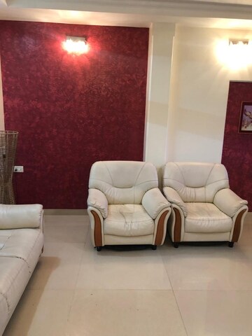 Living Room in 1.5 BHK Apartment at Adarsh Nagar Society, Worli – for Rent