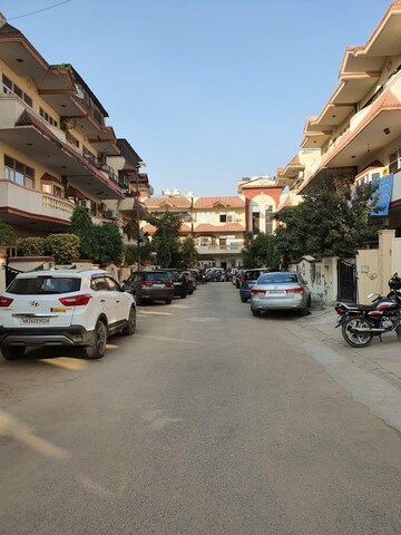 3 BHK Builder Floor – Exterior View View at SS Mayfield Gardens, Sector 51 - for Rent