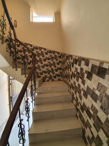 Staircase in 3 BHK Builder Floor at SS Mayfield Gardens, Sector 51 – for Rent