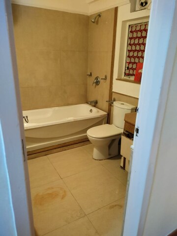 Bathroom in 4 BHK Apartment at DLF The Icon, Dlf Phase V – for Rent