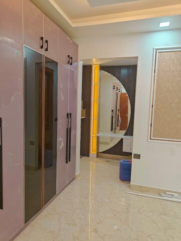 Building Lobby in 4 BHK Builder Floor at Sector 31 – for Sale
