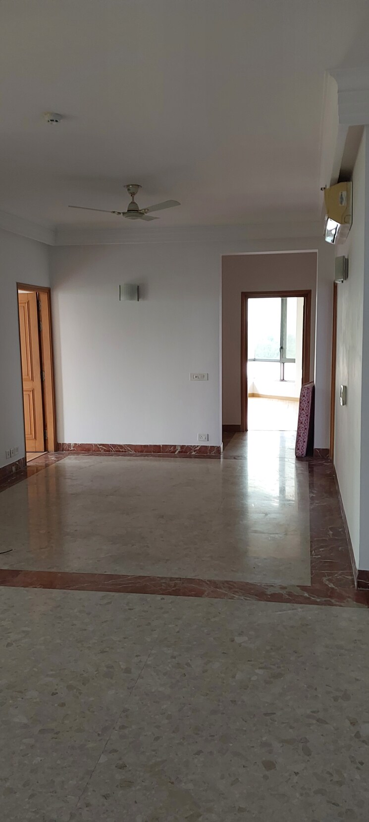 undefined, jaypee-green-crescent-court 2.5 Bedroom 2700 Sq.Ft. Apartment In Jaypee Greens Greater Noida 8172264