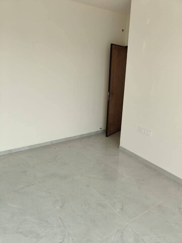 Room in 3 BHK Apartment at Dosti Eastern Bay, Wadala – for Rent