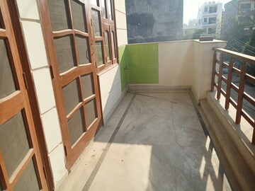 Staircase in 3 BHK Apartment at Sector 46 – for Rent