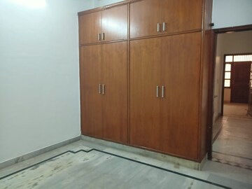 Room in 3 BHK Apartment at Sector 46 – for Rent