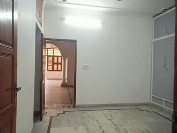 Room in 3 BHK Apartment at Sector 46 – for Rent
