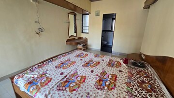 Bedroom in 2 BHK Apartment at Vaibhav Apartment Prabhadevi, Prabhadevi – for Rent