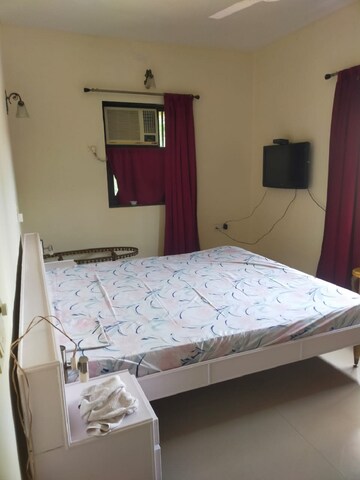 Bedroom in 2 BHK Apartment at Bandra West – for Rent