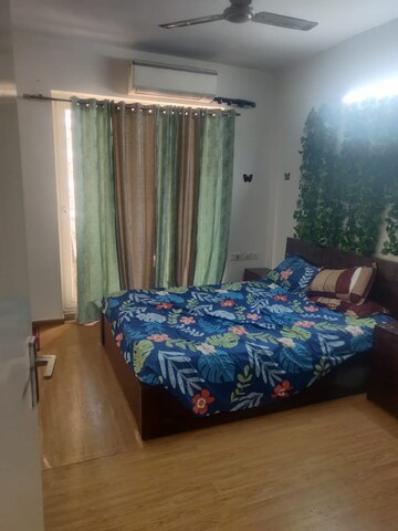 2 BHK Apartment For Rent in Gaur City 2 - 14th Avenue, Sector 16c Greater Noida