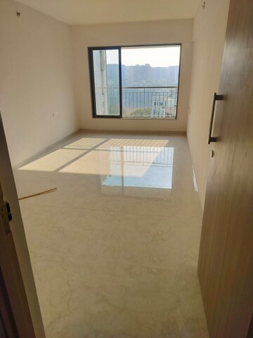 Room in 2 BHK Apartment at Sanket Solitaire Aawas, Chembur – for Rent