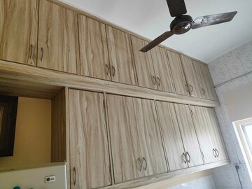 Furnished Amenities in 1 BHK Apartment at Khar West – for Rent