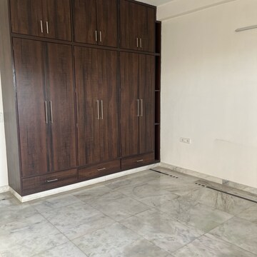 Room in 2 BHK Builder Floor at Unitech Nirvana Country Cedar Crest, Sector 50 – for Rent