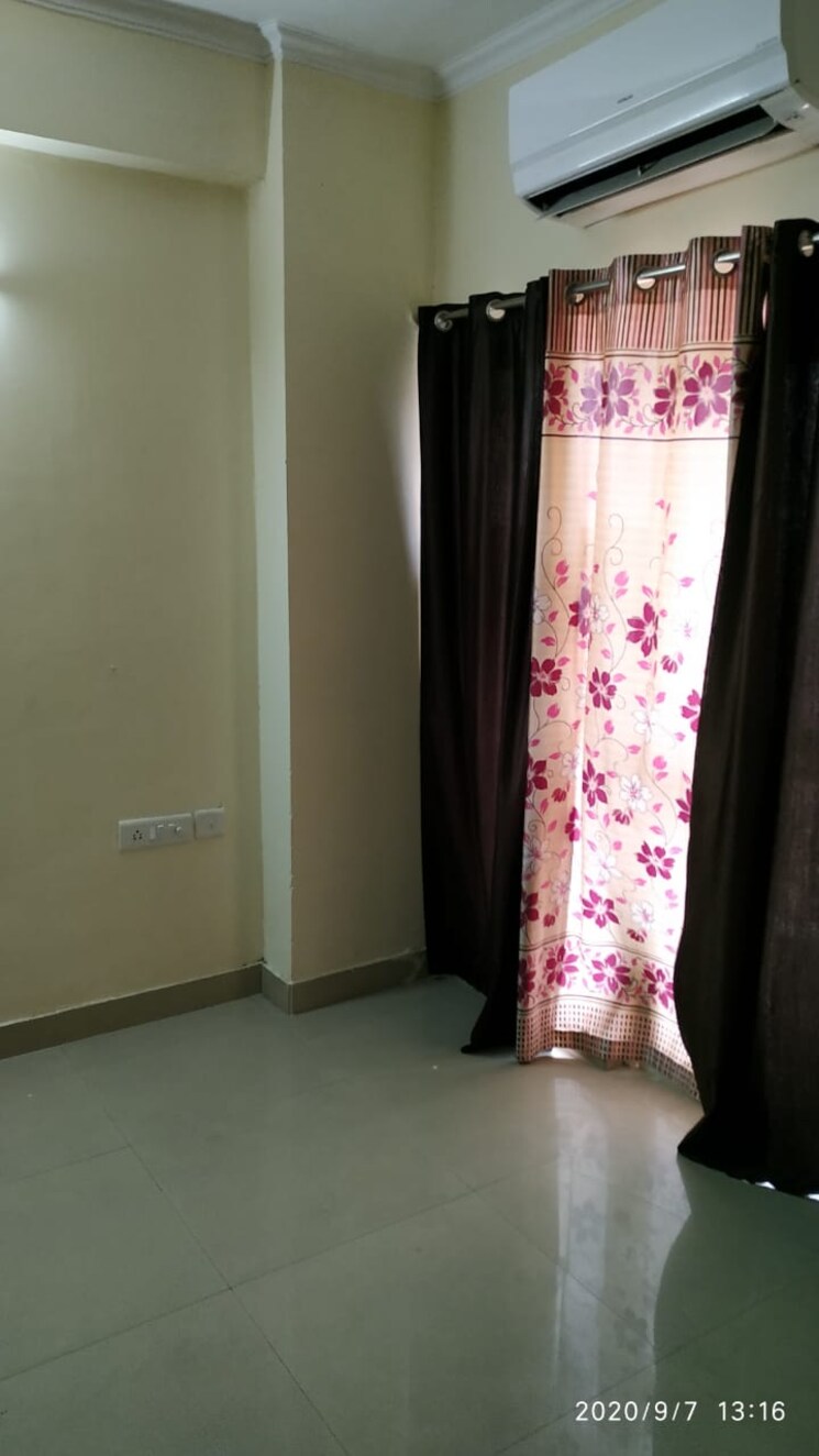 Bedroom, gardenia-golf-city 2 Bedroom 950 Sq.Ft. Apartment In Sector 75 Noida 8172556