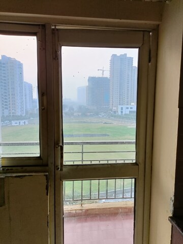 Room in 2 BHK Apartment at Gardenia Golf City, Sector 75 – for Sale