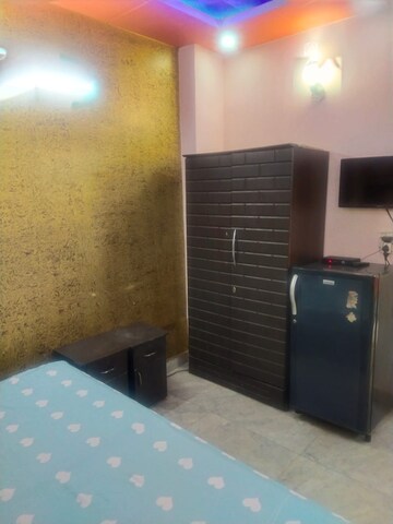 Furnished Amenities in 2 BHK Builder Floor at Lajpat Nagar – for Rent