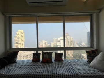 Bedroom in 1 BHK Apartment at Bandra West – for Rent