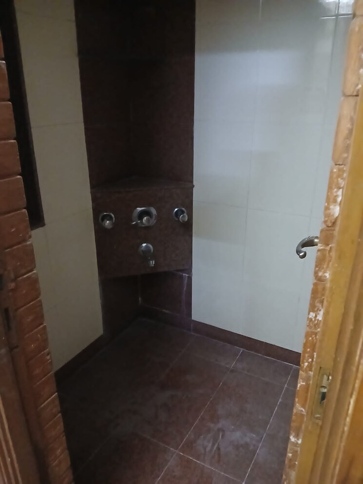 Bathroom, kalpa-taru-siddhachal-v 2 Bedroom 1000 Sq.Ft. Apartment In Kasarvadavali Thane 8172623