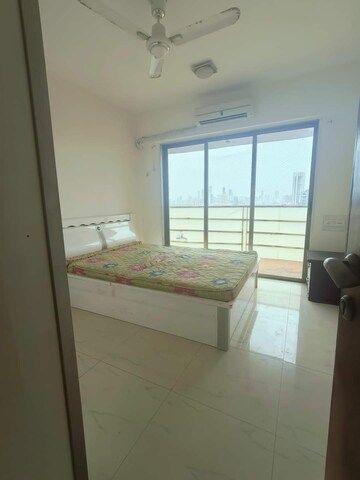 Room in 2 BHK Apartment at Lokhandwala Harmony, Worli – for Rent