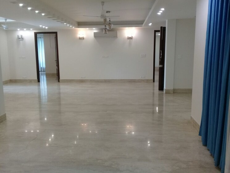 Room, defence colony 4 Bedroom 450 Sq.Yd. Builder Floor In Defence Colony Delhi 8172627