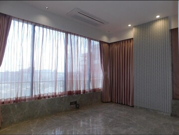 Bedroom in 4 BHK Apartment at Krishana Niwas Apartment, Matunga – for Sale