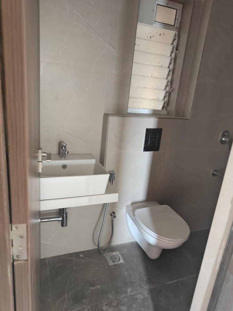 Bathroom, oshiwara 2 Bedroom 560 Sq.Ft. Apartment In Oshiwara Mumbai 8172709