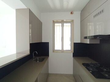Room in 2 BHK Apartment at Aurum Q Residences, Ghansoli – for Rent