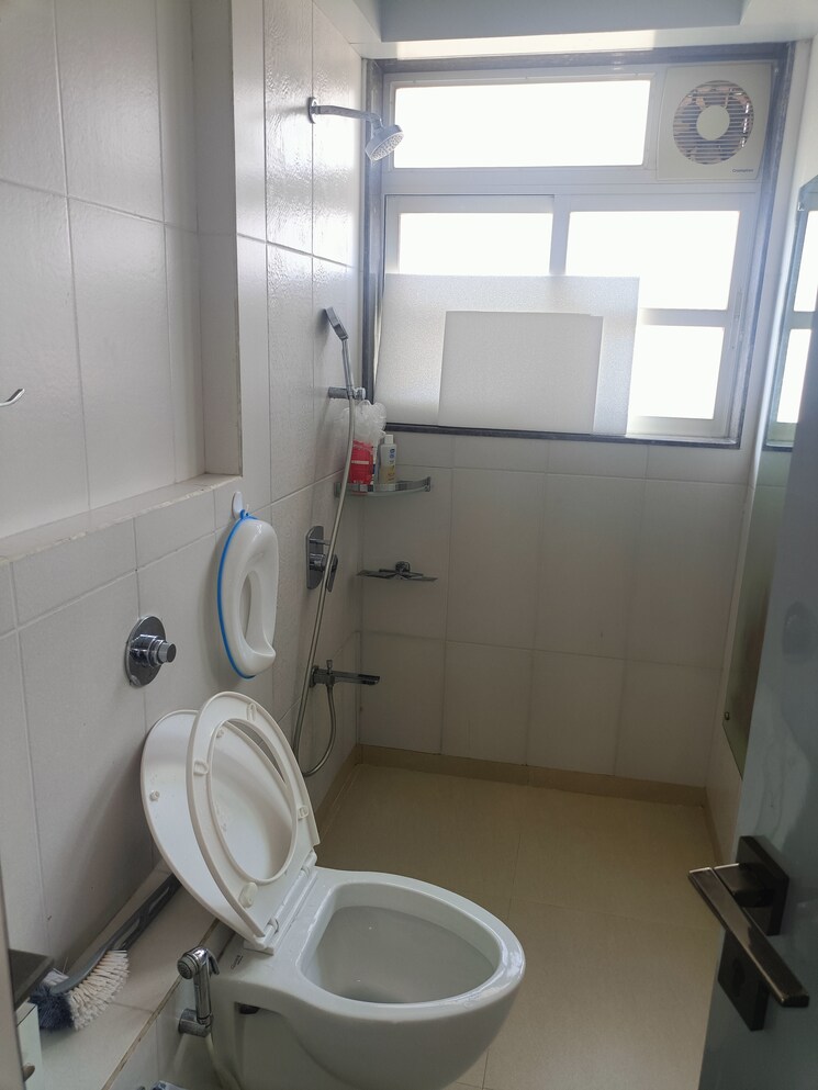 Bathroom, jayesh-shiv-parvati-chs 2 Bedroom 780 Sq.Ft. Apartment In Kandivali West Mumbai 8172737