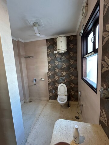 Bathroom in 1 RK Builder Floor at RWA Residential Society, Sector 40 – for Rent
