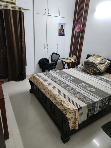 Bedroom in 3 BHK Apartment at Sector 45 – for Rent